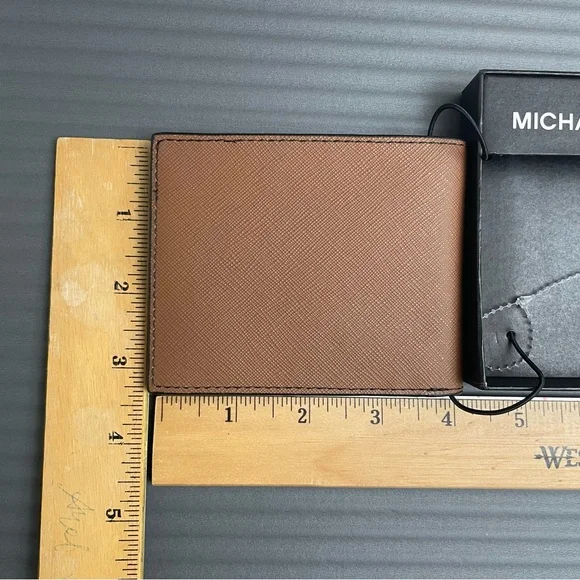 Michael Kors Andy Men’s Slim Billfold Wallet Brown NIB 6 Card Slots Luxury Gift